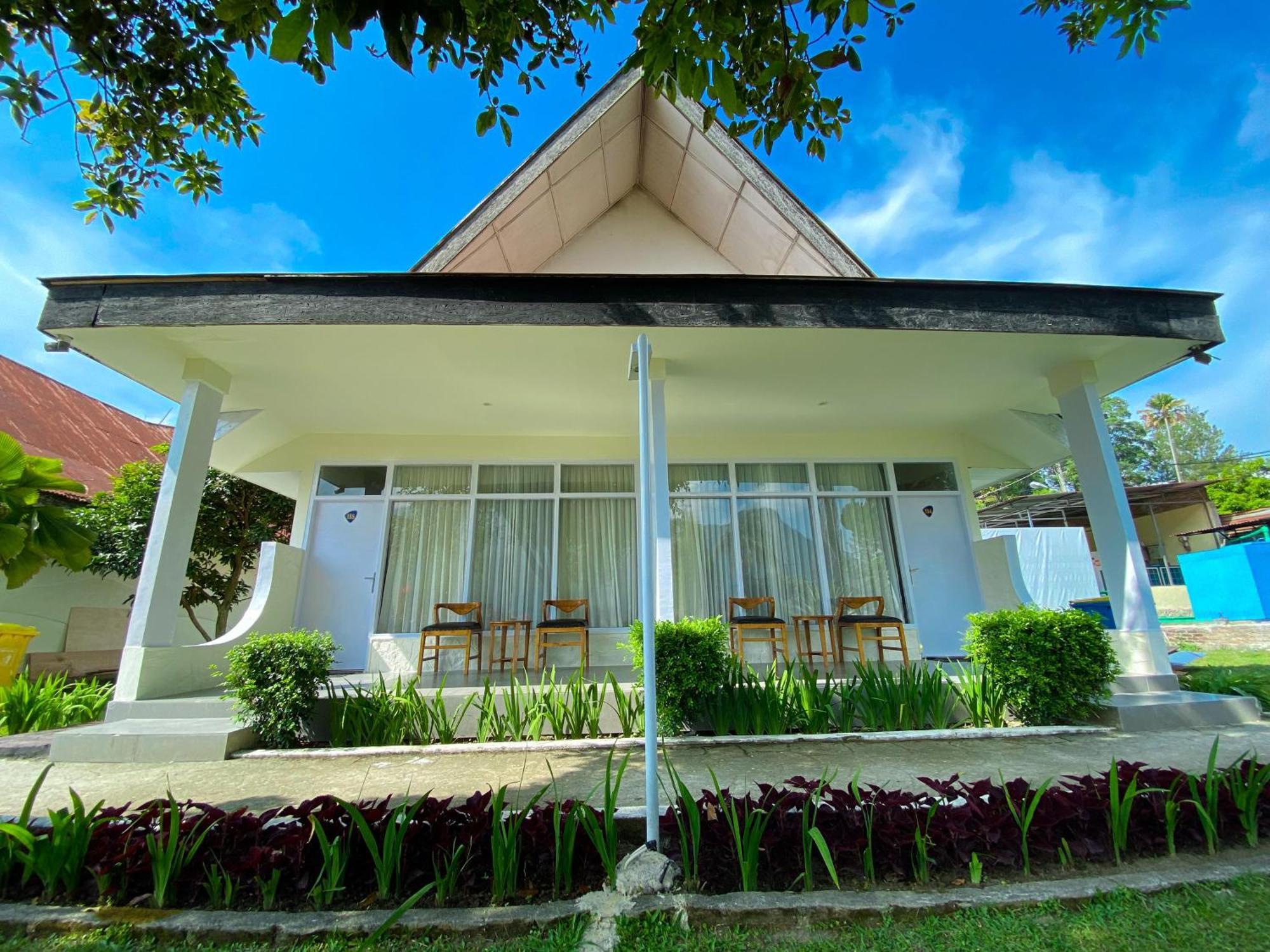Khas Hotel 3*